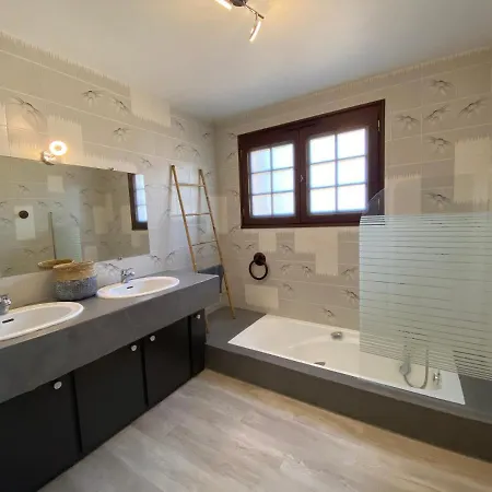 아파트 Lavande Avec Piscine Privee Classe 4 Etoiles *