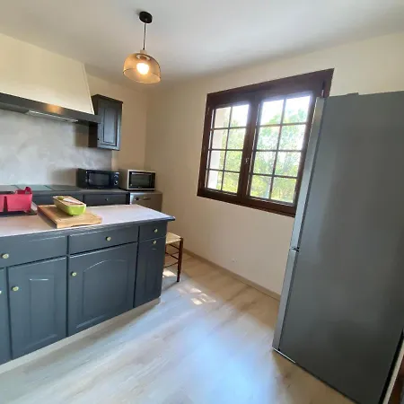 Lavande Avec Piscine Privee Classe 4 Etoiles Lejlighed *